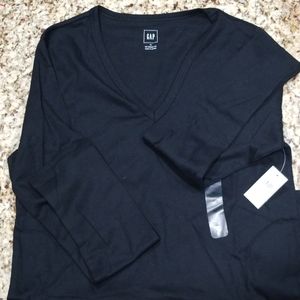 Gap long sleeve v-neck shirt